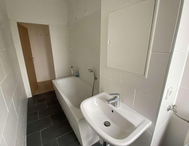 Über wenige Stufen in Ihr neues Zuhause im Erdgeschoss! - Photo 1