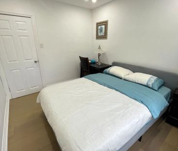 Detached Home For Lease | N9236747 - Photo 4
