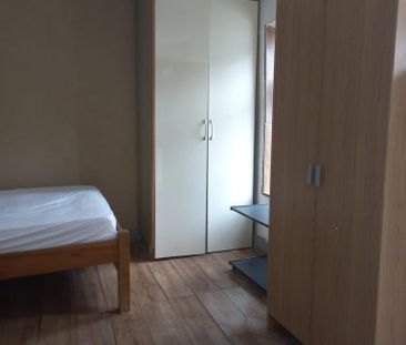 Studio to rent - Photo 6