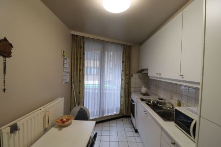 Een appartement op de 1ste verdieping met 2 slaapkamers en terras. - Foto 2