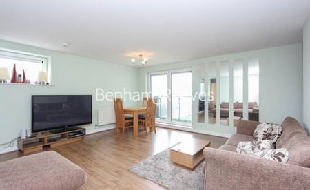 2 Bedroom flat to rent in Erebus Drive, Woolwich, SE18 - Photo 5