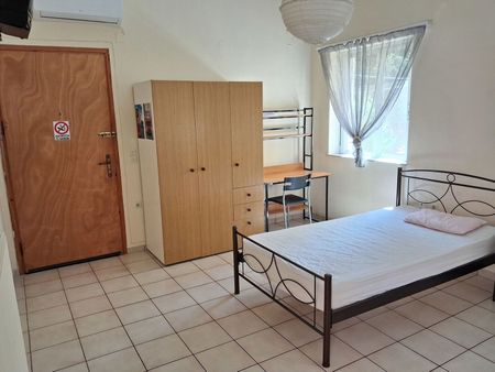 Studio/Γκαρσονιέρα για ενοικίαση Τρίπολη - Photo 2