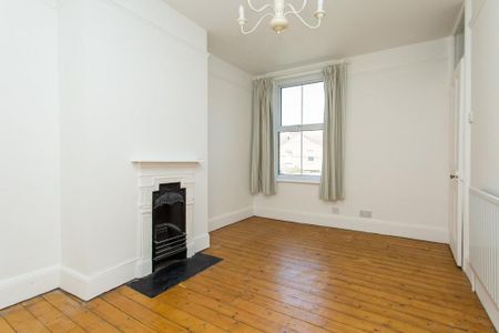 3 bedroom terraced house to rent - Photo 3