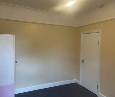 Room in a Shared House, Leyton, E10 - Photo 2