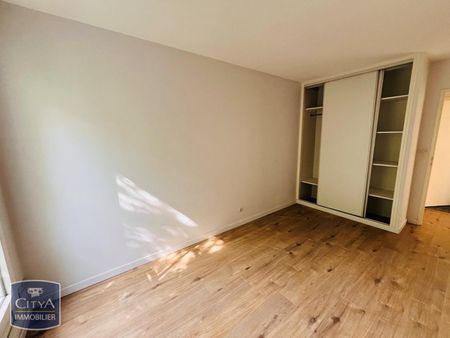 Location Appartement 3 pièces 66m² LILLE 59000 - Photo 4