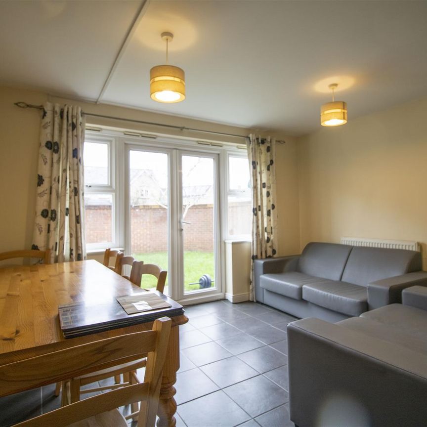 Woodvale, Kingsway - Photo 1