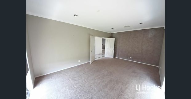 SUPERB 4 BEDROOM PLUS STUDY HOME WITH POOL - Photo 1