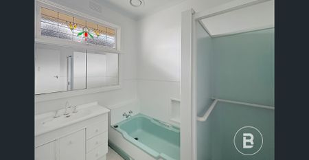 SPACIOUS FAMILY HOME WITH MULTIPLE LIVING AREAS - Photo 4