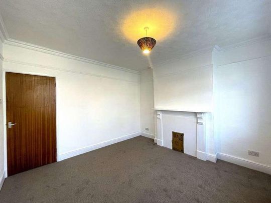 Alderman S Drive, Peterborough, PE3 - Photo 1