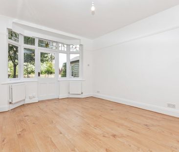 3 Bed Detached House, Valmont Road, NG5 - Photo 4