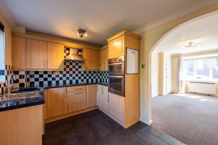 2 bedroom terraced house to rent - Photo 2