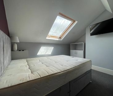 1 bedroom in a house share to rent - Photo 2