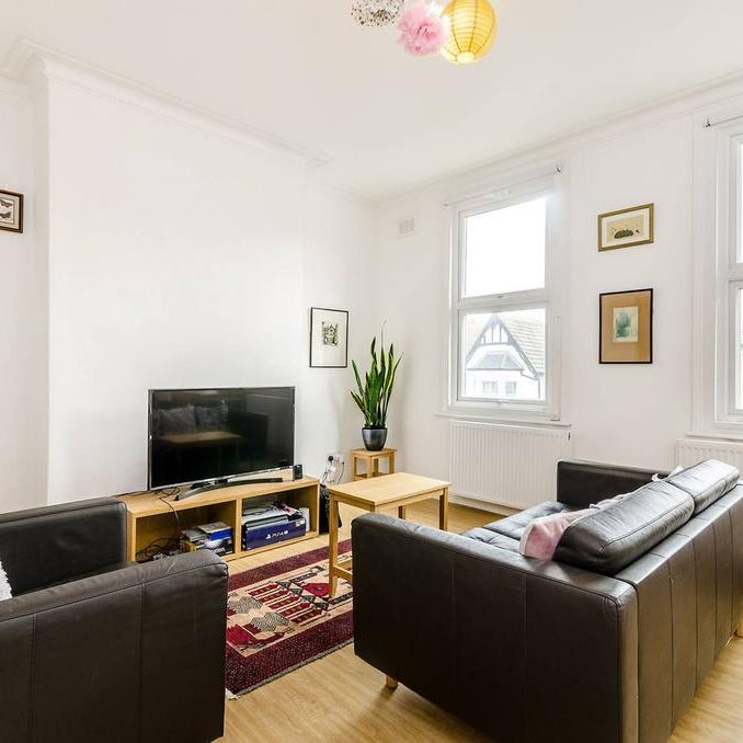 3 bedroom flat to rent - Photo 1