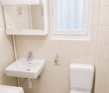 Schöne 2-Zimmer-Wohnung an zentraler Lage mit grossem Balkon - Photo 3