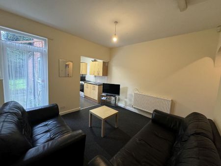 4 bedroom house to rent - Photo 2