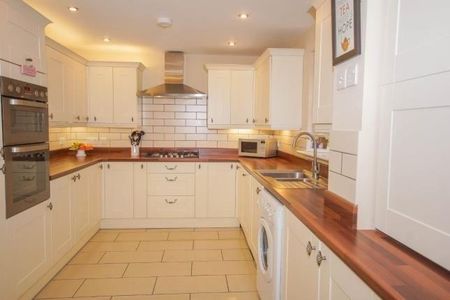 1 bedroom in a house share to rent - Photo 5