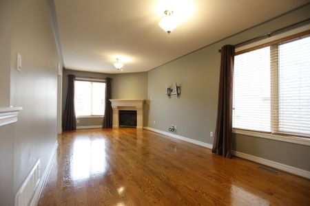 For Lease - 343 Vellore Avenue, Vaughan, Ontario - Photo 4