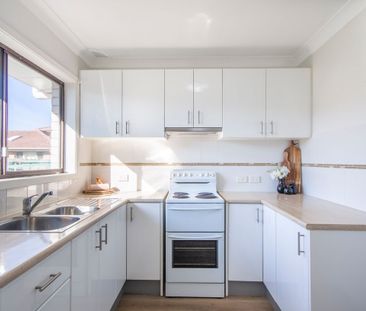 Living in the Heart of Long Jetty - Photo 4