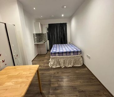 Studio Flat, Torridon Road, SE6 - Photo 1