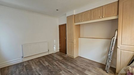 **3 Bed Ground Floor Flat Stanfield Road** - Photo 3