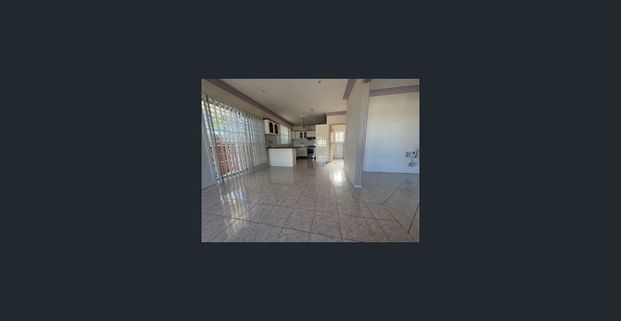 Spacious 4-Bedroom Family Home - Photo 1