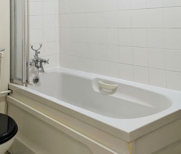 New Road, Mitcham - Photo 4