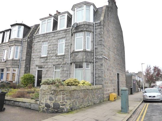 3 bedroom flat to rent - Photo 1