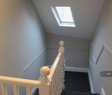 2 bedroom maisonette to rent - Photo 4