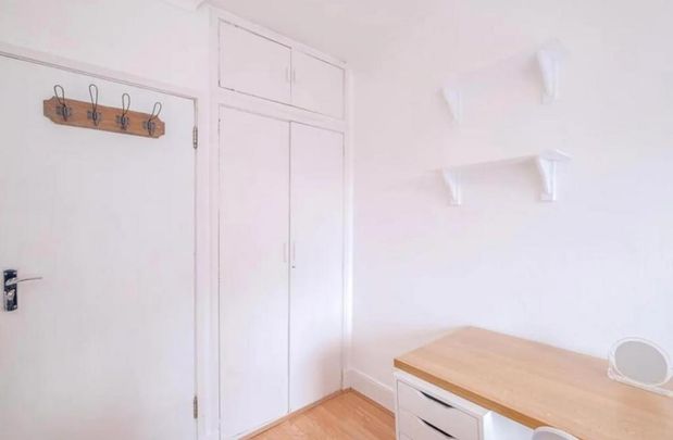 3 bedroom flat to rent - Photo 1