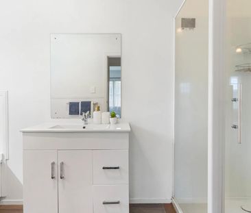 Solid, Sunny, & Supremely Convenient - Photo 6