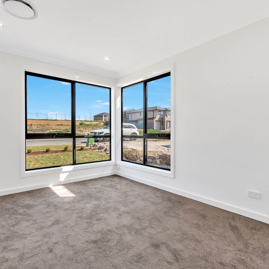 124 Hannaford Avenue, Box Hill NSW 2765 - House For Rent | Domain - Photo 1