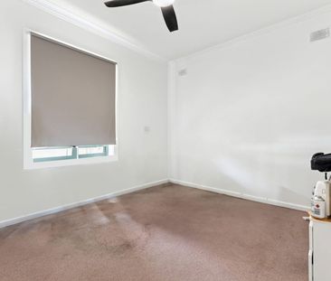 Neat and Complete - Photo 2