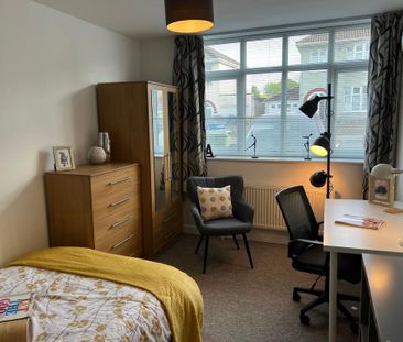 1 bedroom in a house share to rent - Photo 2