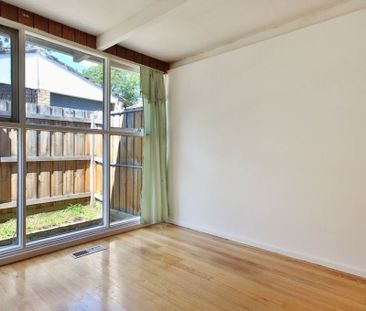 3D VIRTUAL TOUR AVAILABLE - GREAT LOCATION/UTILITIES INCLUDED - Photo 2