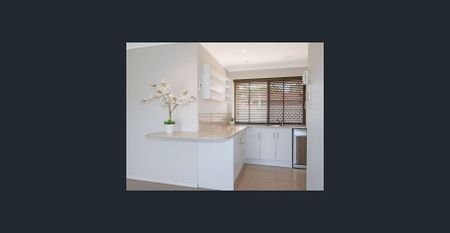 LOCATION! LOCATION! Cul-de-Sac 2 Bedroom PLUS Study !! - Photo 4