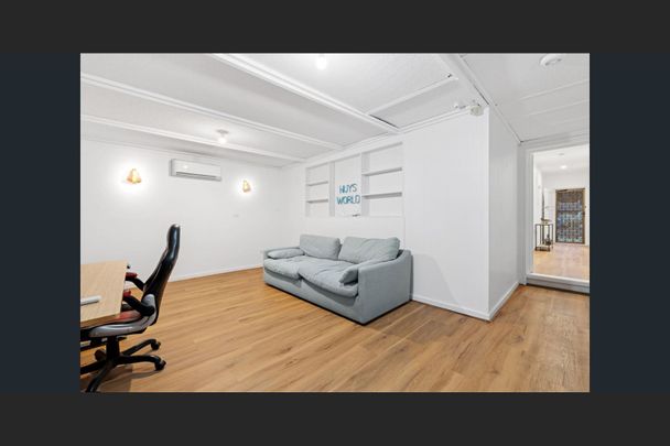 Big Block, Big Entertaining, Brilliant Location! - Photo 1