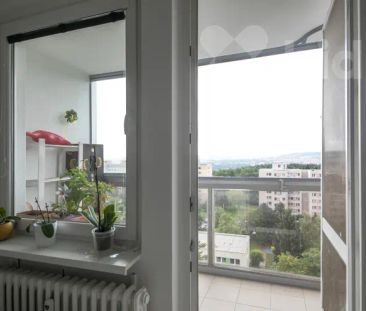 k pronájmu světlý byt 3+1 s prosklenou lodžií a úchvatným panoramat... - Photo 6