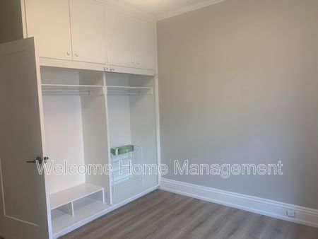 $2,395 / 2 br / 1.5 ba / Solid brick semi-detached home in prime location! - Photo 3
