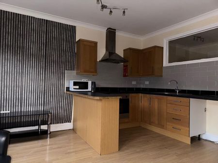 1 bedroom flat to rent - Photo 2