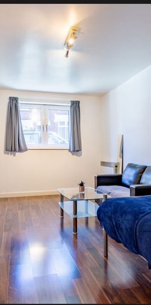 Studio Flat, Burns Street, LE2 - Photo 1