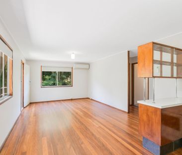 CENTRAL COOLANGATTA - TWO BEDROOM UNIT - Photo 1