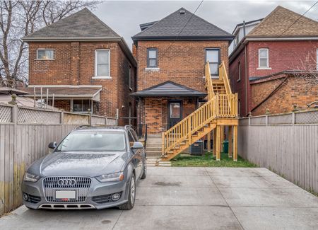 $1,399 / 1 br / 1 ba / 675 sqft 37 Garfield ave N unit 3 - Photo 2