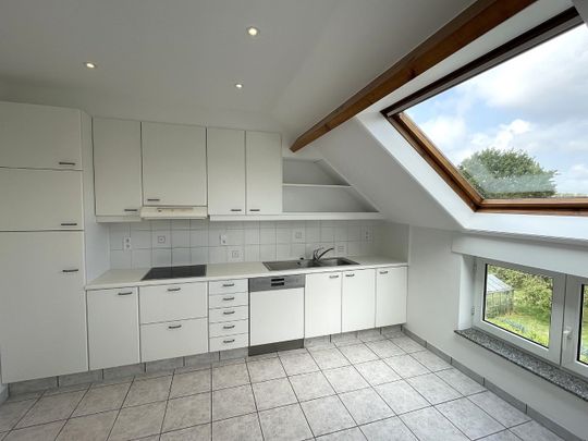 Ruim en lichtrijk duplex appartement met grote inpandige garage in Rotselaar - Photo 1