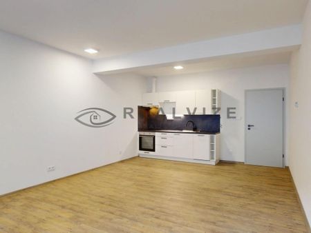 Pronájem bytu 1+kk 38 m2 - Fotografie 5