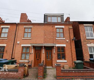 3 bedroom end of terrace house to rent - Photo 3