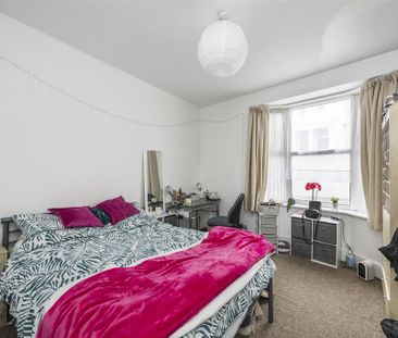 4 bedroom terraced house to rent - Photo 3