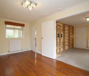 5 bedroom semi-detached house to rent - Photo 2