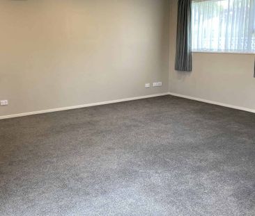 Three bedroom townhouse close to the inner city! - Photo 5