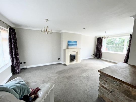 4 bedroom detached bungalow to rent - Photo 1