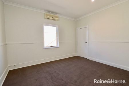 14 Lambert Street, Bathurst, NSW 2795 - Photo 4